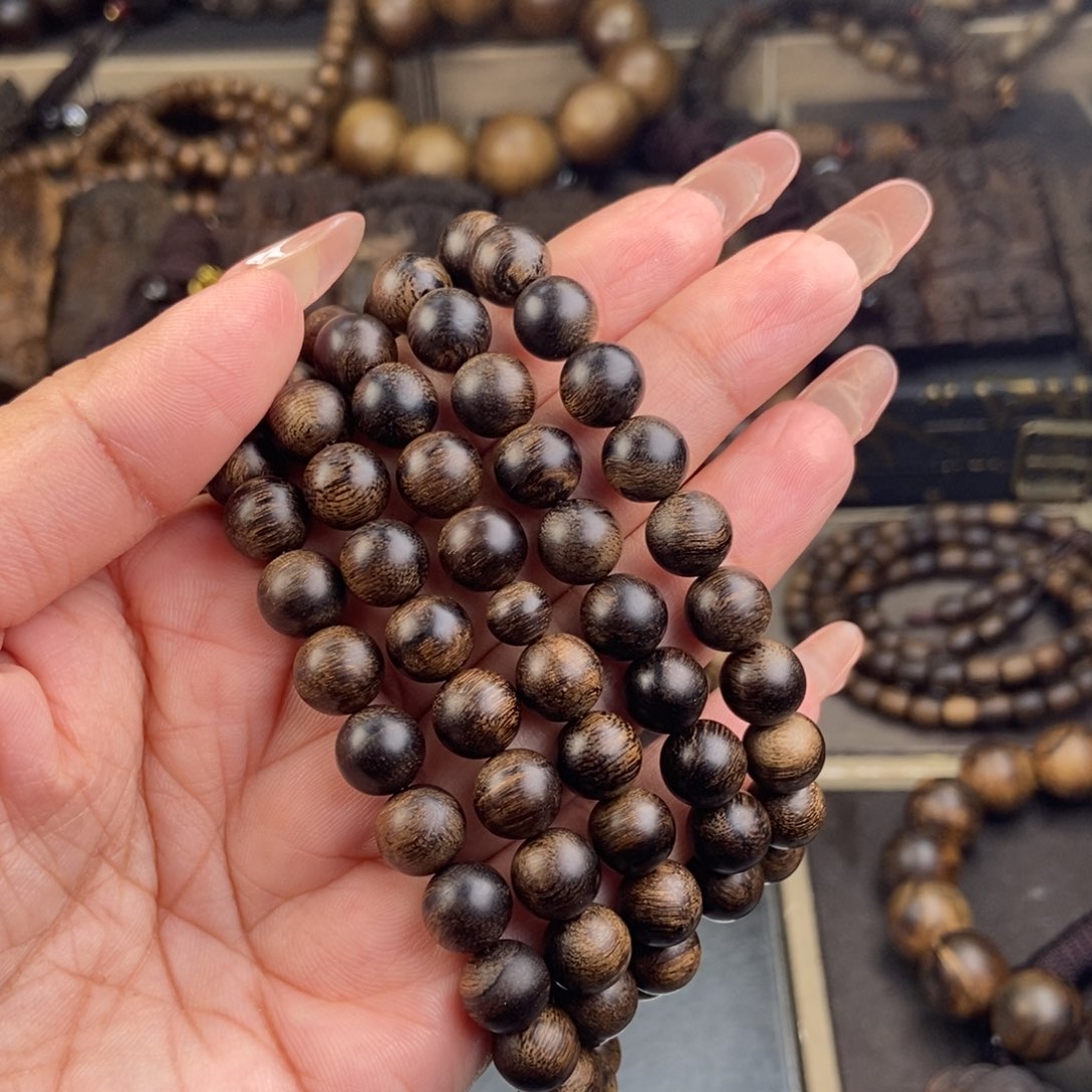 沉香手串缘**往越南芽庄白棋留疤虎斑