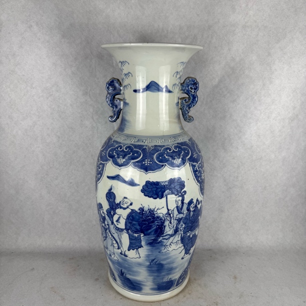 青花人物故事纹双耳赏瓶