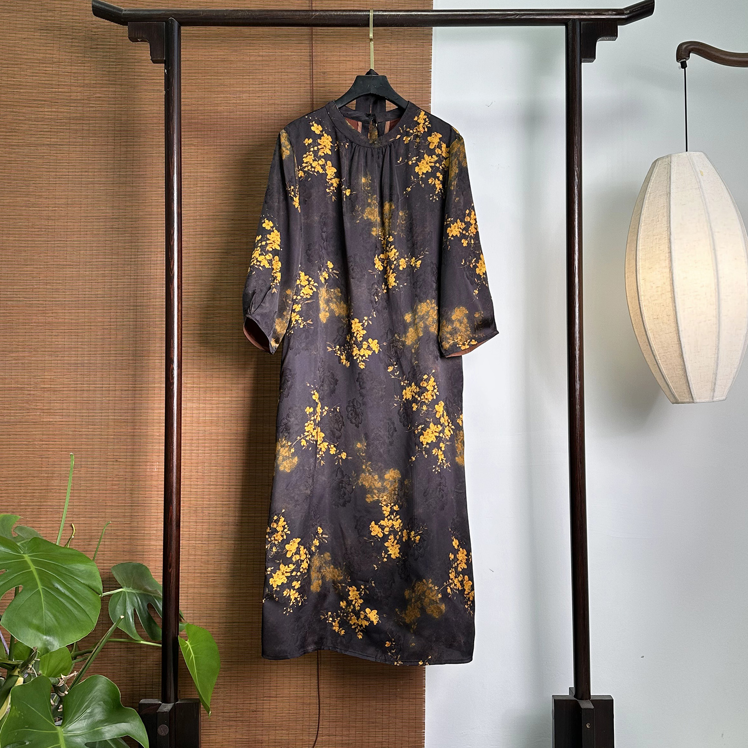 【253756】墨里金桂 新中式40姆米 刻花连衣裙