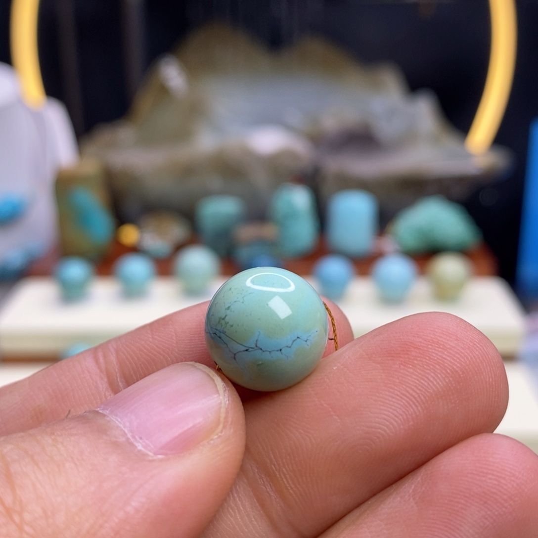 绿松石未镶嵌珠宝奇石