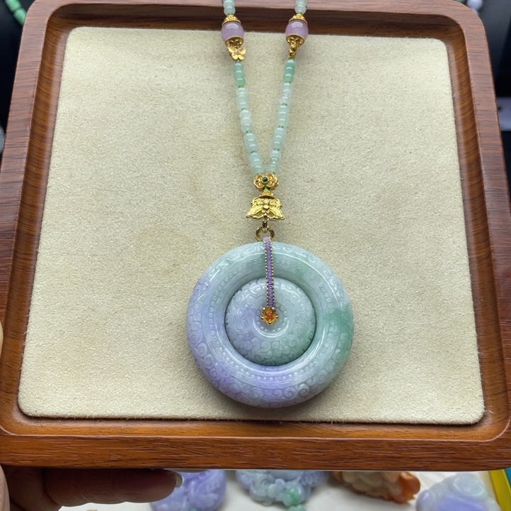 翡翠未镶嵌颈饰翡翠子母扣