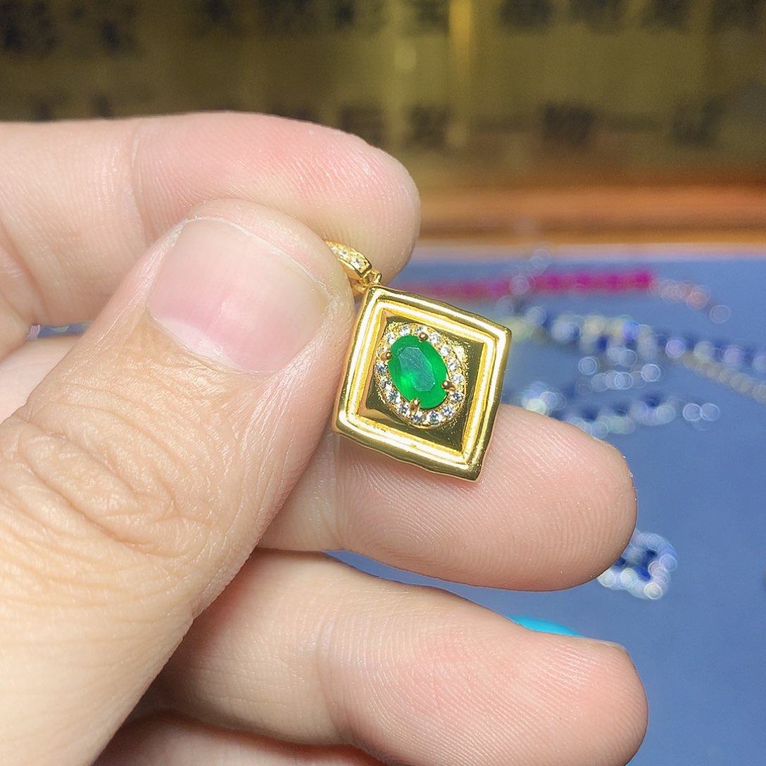 祖母绿颈饰银S925镶嵌