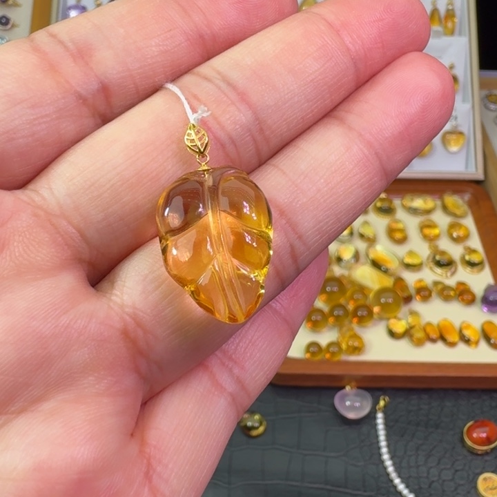 颈饰黄晶18K金镶嵌吊坠