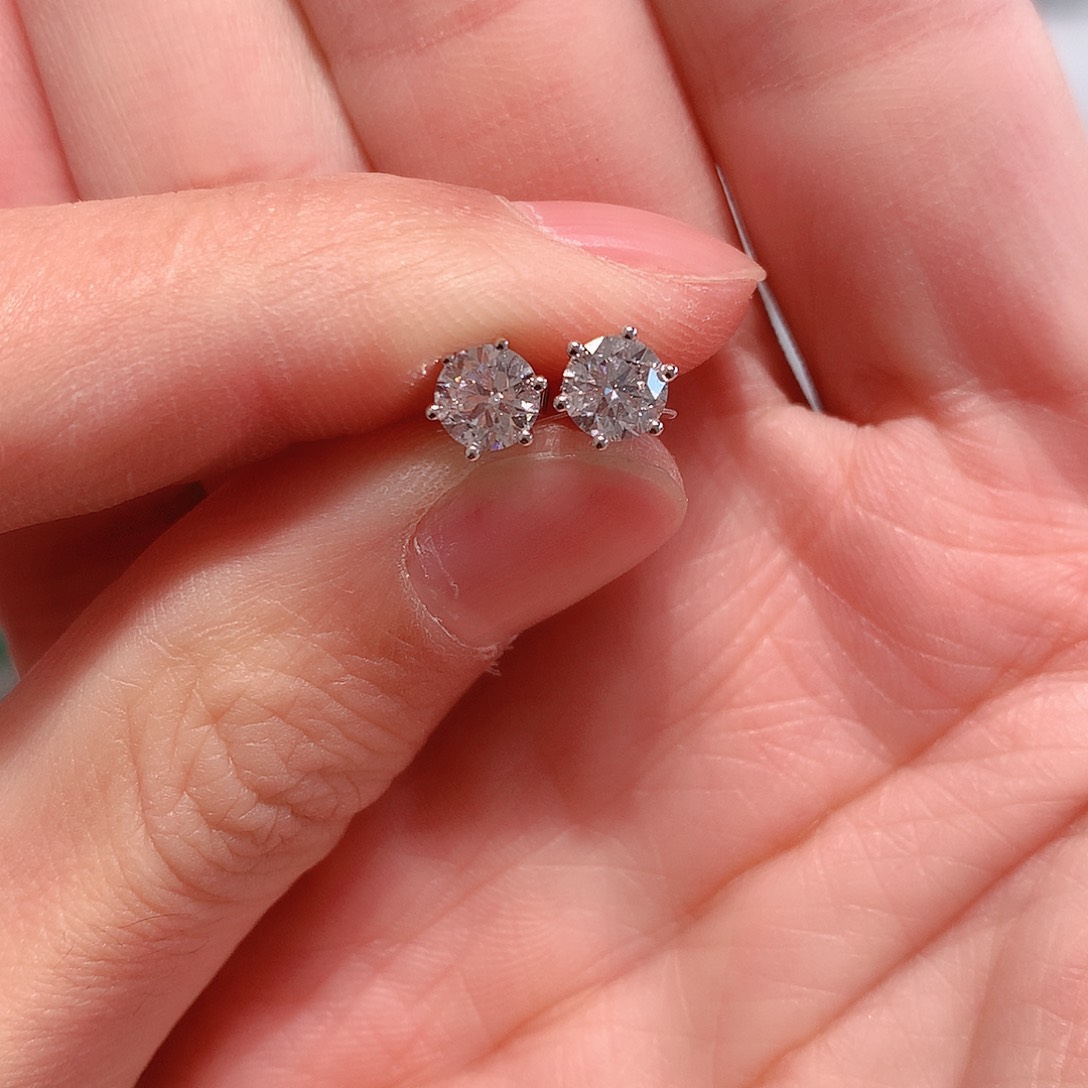 实验室培育钻石耳饰18K金镶嵌