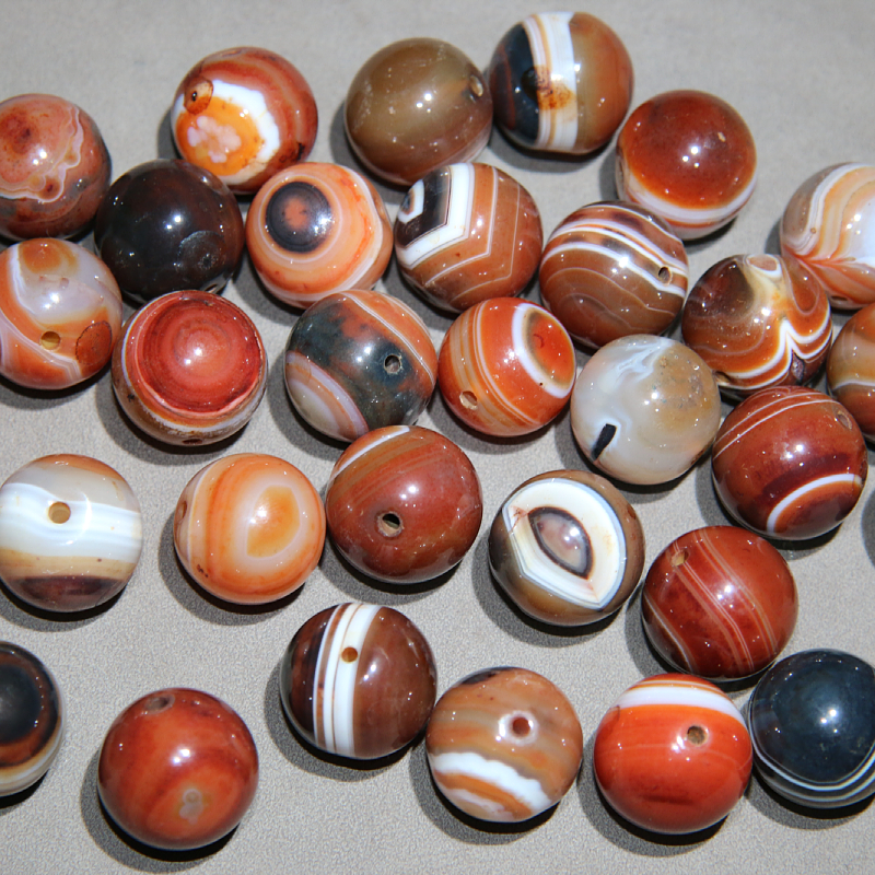 缠丝玛瑙黑红色光面圆珠20mm款 颗颗带眼 diy饰品手串项链锁骨珠