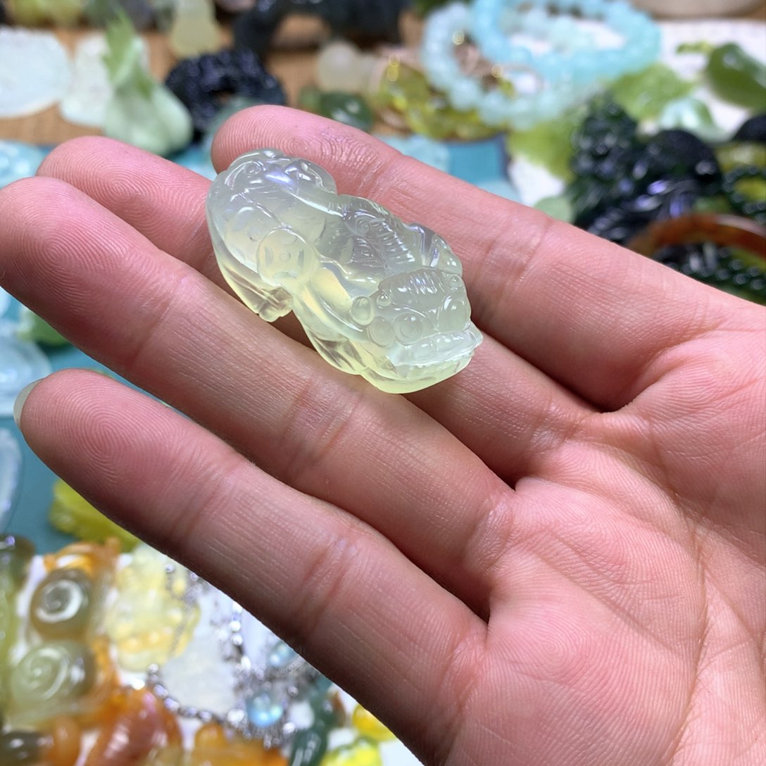 岫玉颈饰未镶嵌貔貅