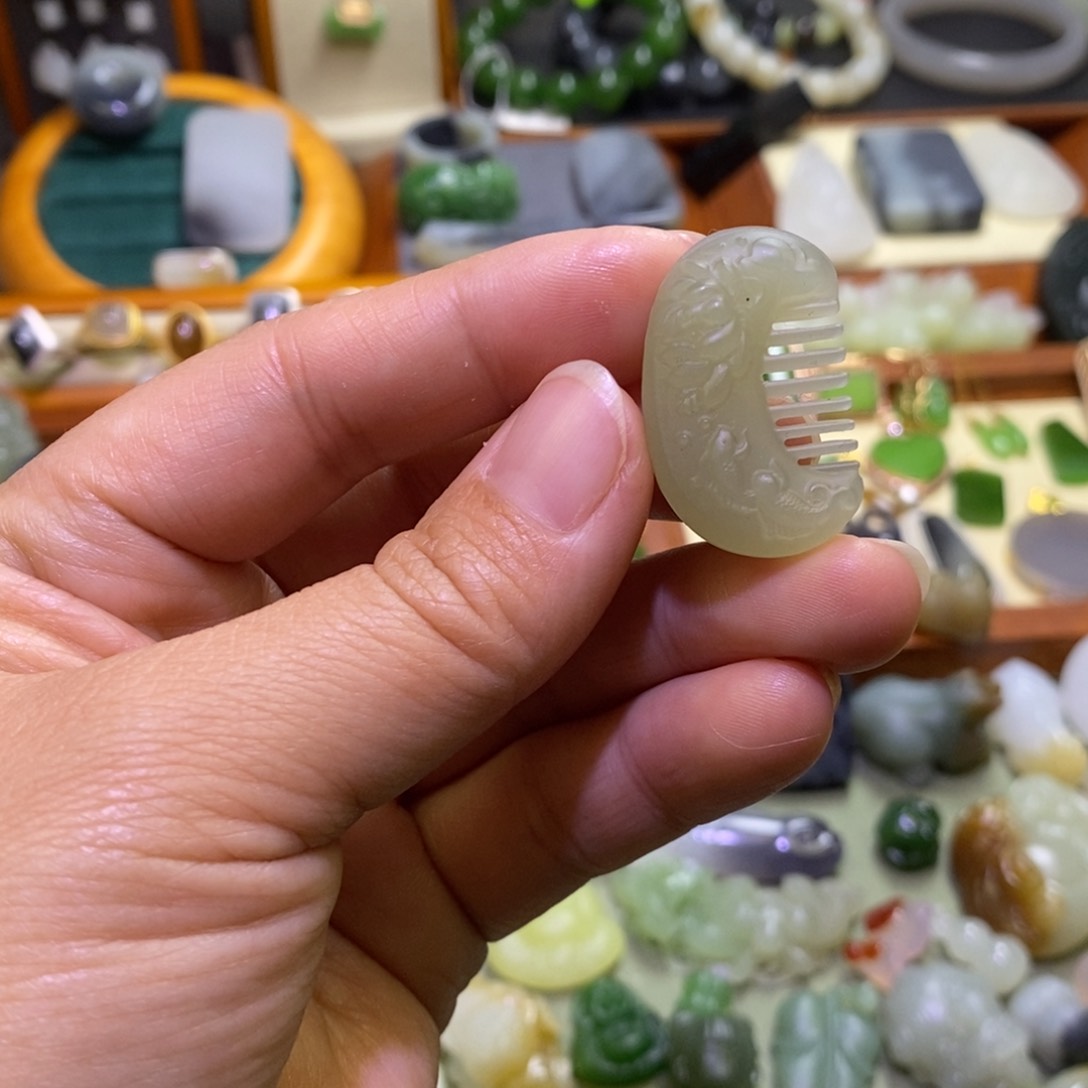 和田玉颈饰未镶嵌