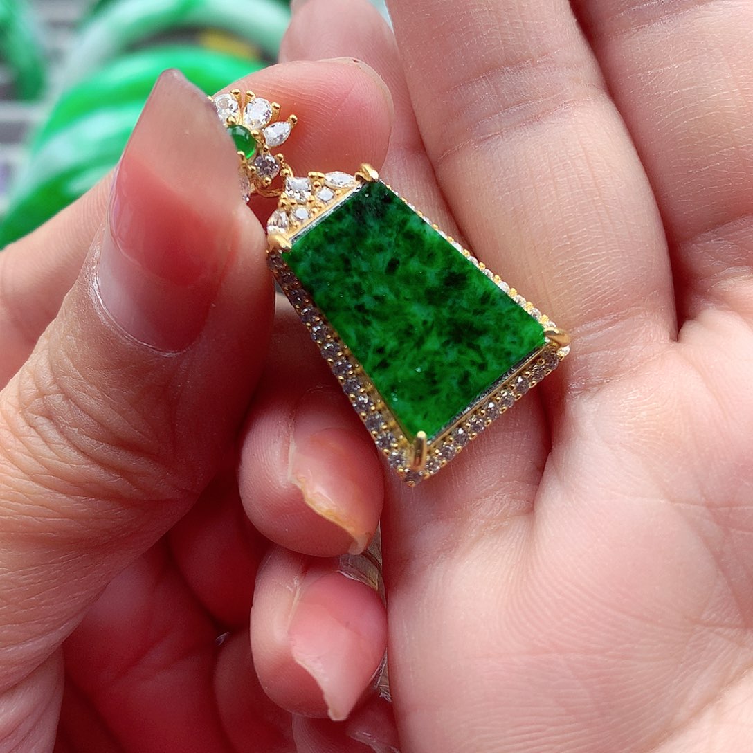 翡翠颈饰银S925镶嵌翡翠