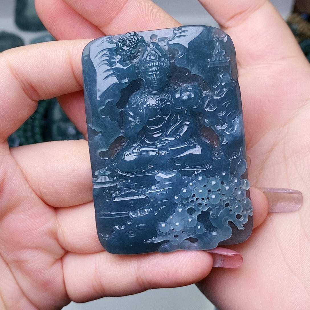 颈饰未镶嵌翡翠   