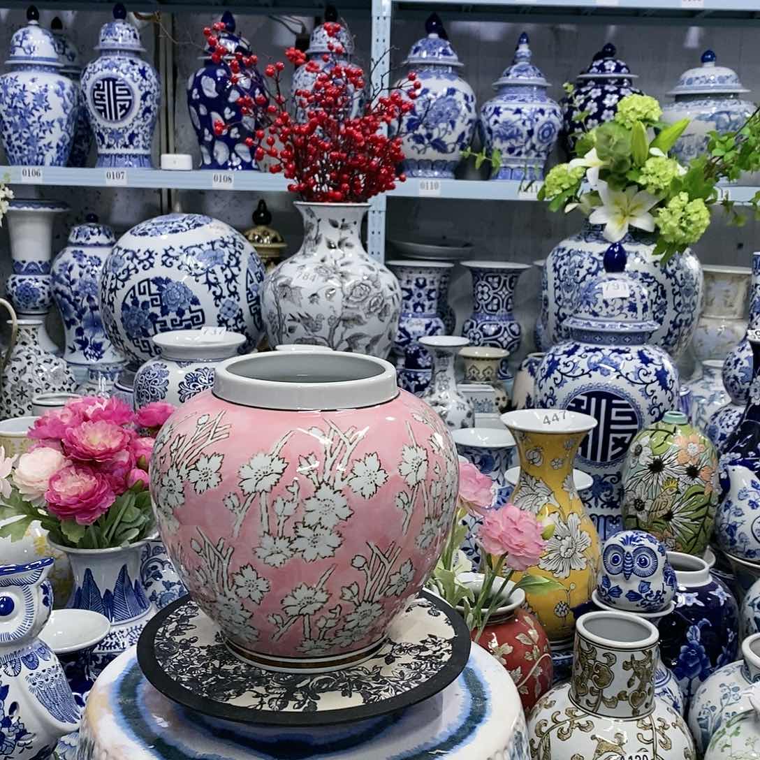 【闪购商品】摆件粉釉大肚瓶瓷器………………………………