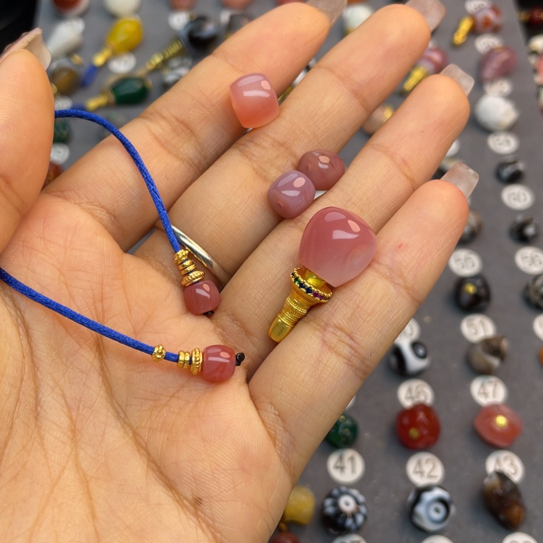 玛瑙/玉髓配饰合金人***节