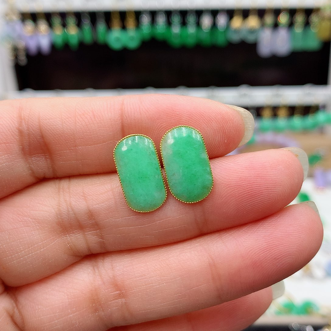 翡翠耳饰18K金镶嵌瑜***巧的