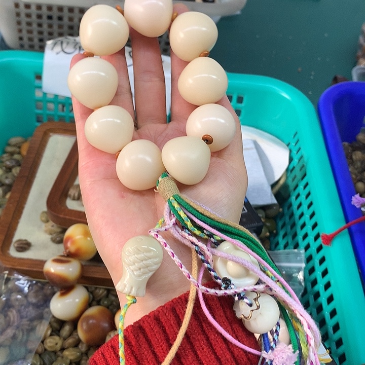 千眼菩提吊坠白色佛心果手持