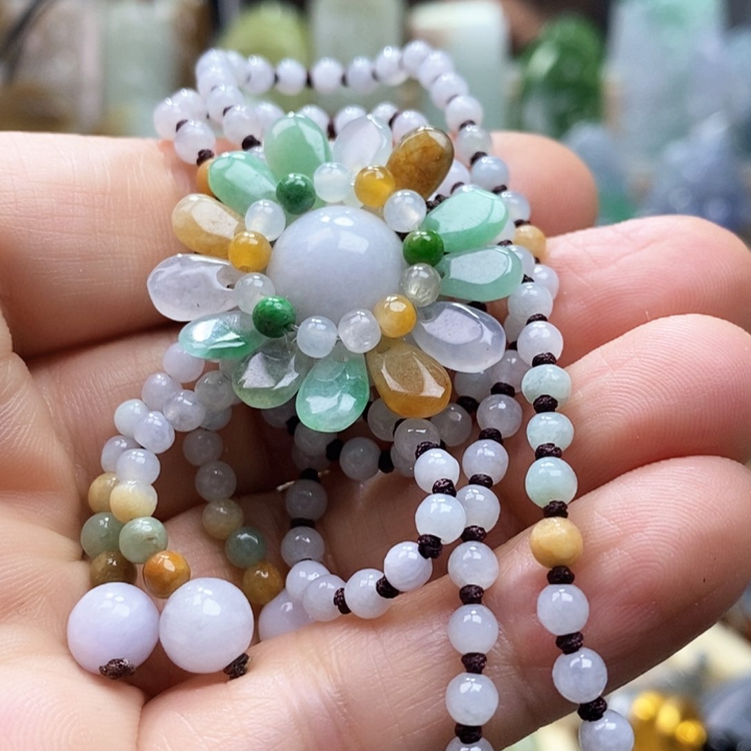 翡翠颈饰未镶嵌翡翠