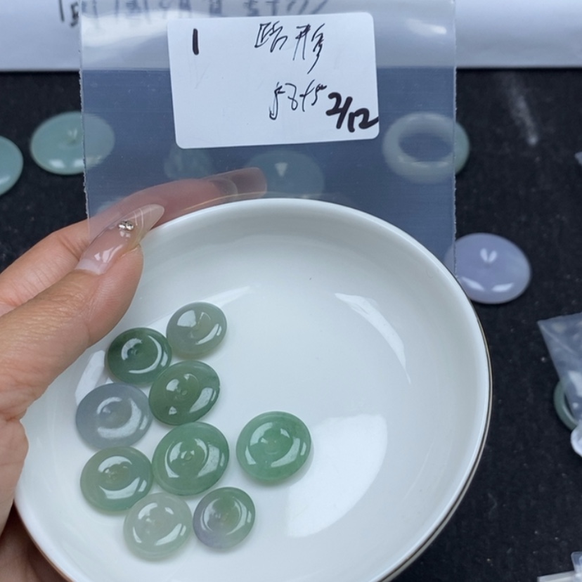 【闪购商品】翡翠颈饰未镶嵌甜**彤