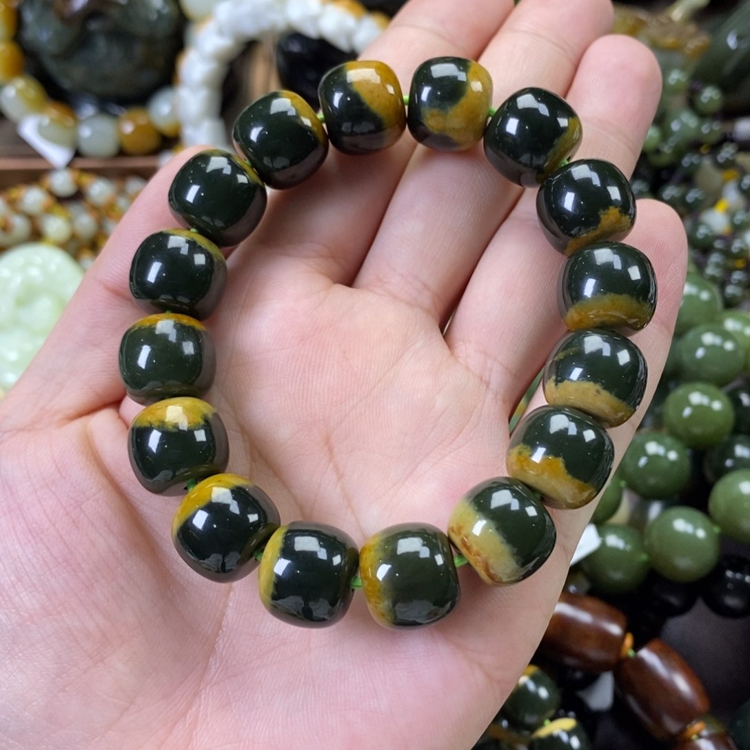 未镶嵌手串透闪石质玉半**华