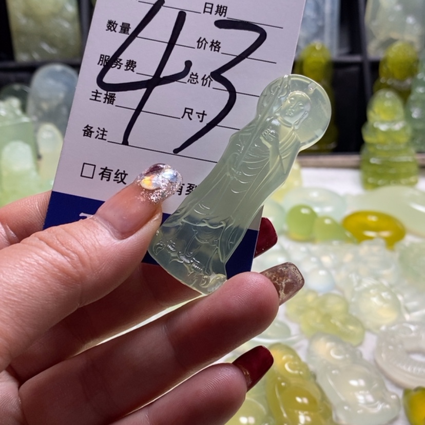 【闪购商品】蛇纹石玉颈饰合金卓****n