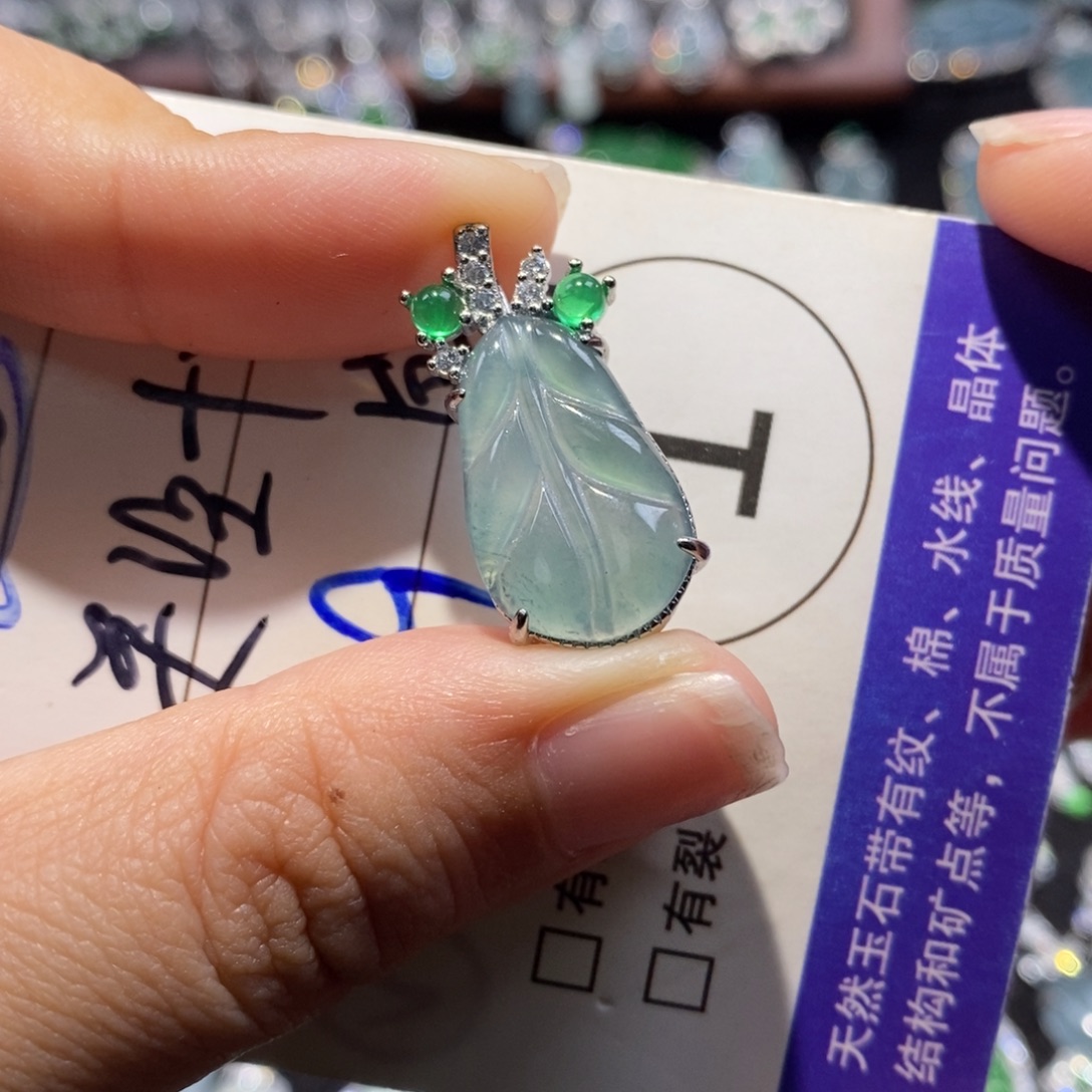 翡翠未镶嵌颈饰翡翠