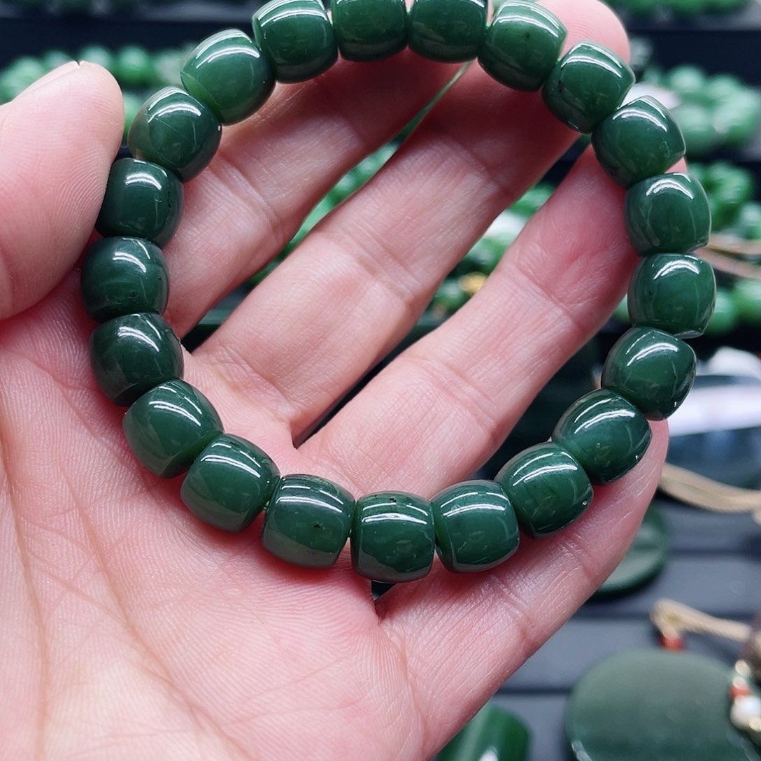 和田玉（碧玉）未镶嵌手链