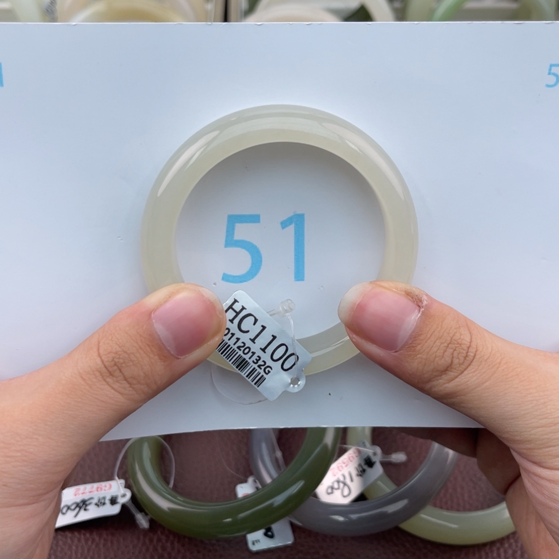 和田玉手镯未镶嵌a***?