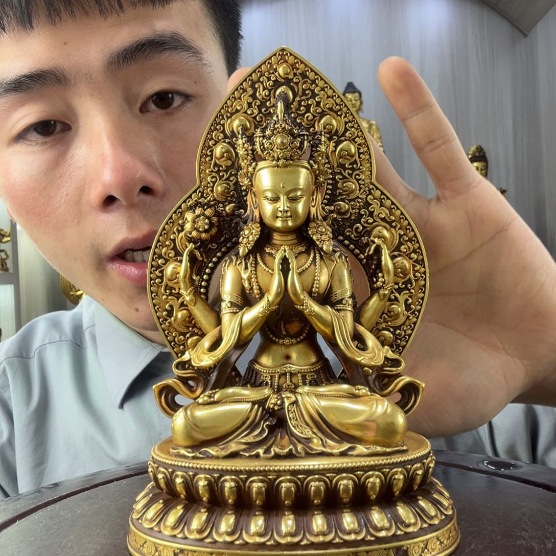 半**人佛像的造型和造型