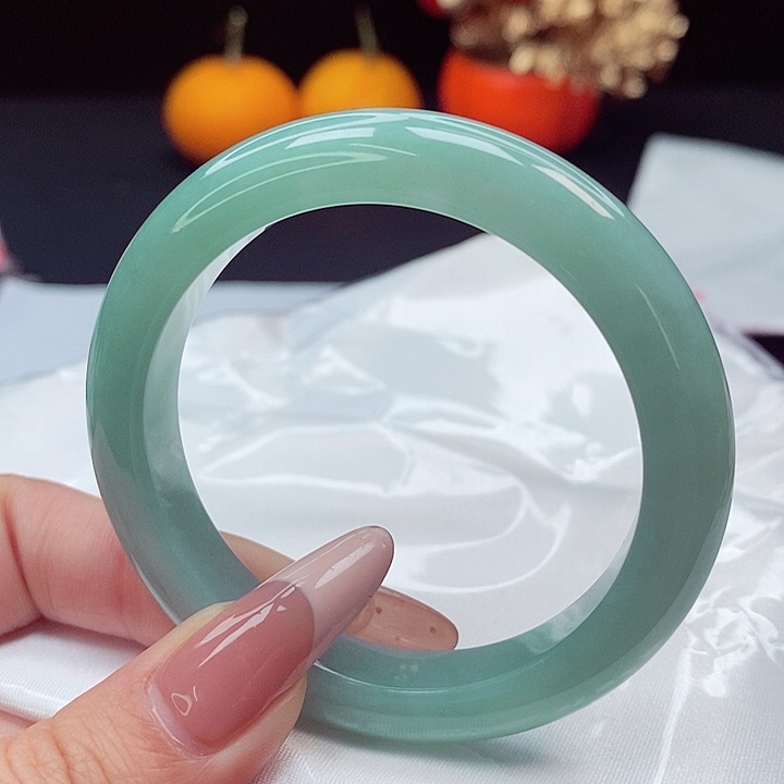 翡翠手镯未镶嵌51圈