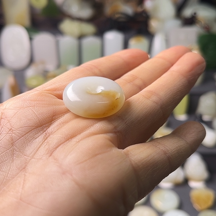 和田玉（糖玉）未镶嵌颈饰