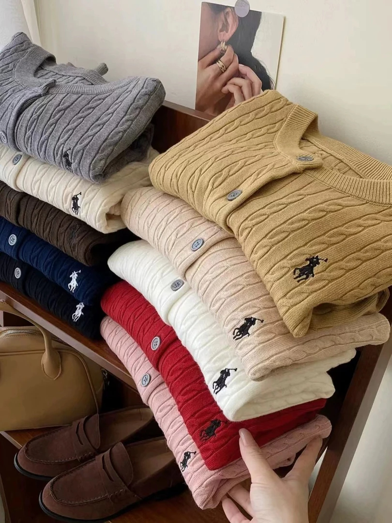 【现货】小马刺绣显瘦百搭宽松长袖针织开衫女洋气复古软糯麻花毛衣