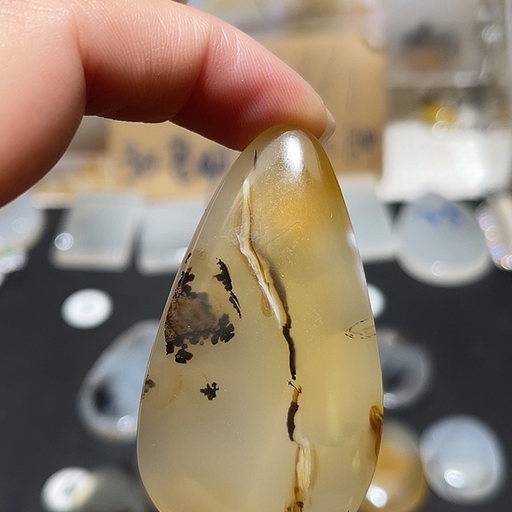 玛瑙/玉髓颈饰未镶嵌