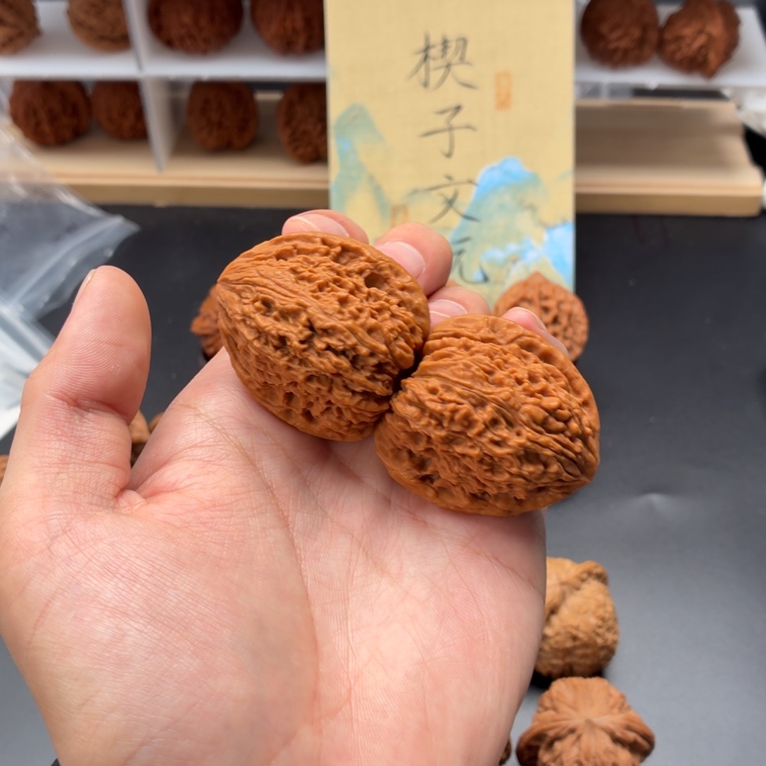 文玩核桃把件南疆石39拉丝（有修）