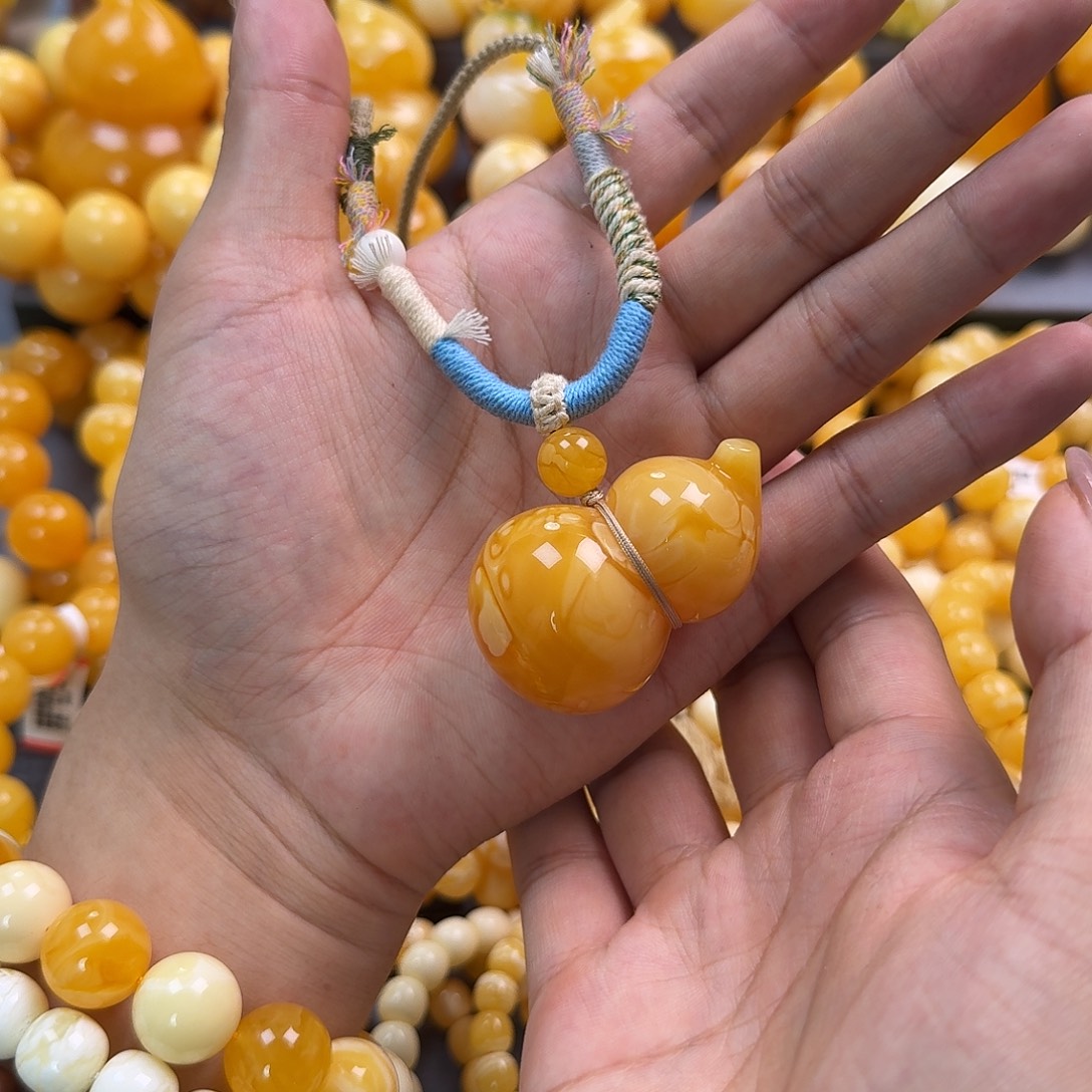 蜜蜡未镶嵌珠宝奇石