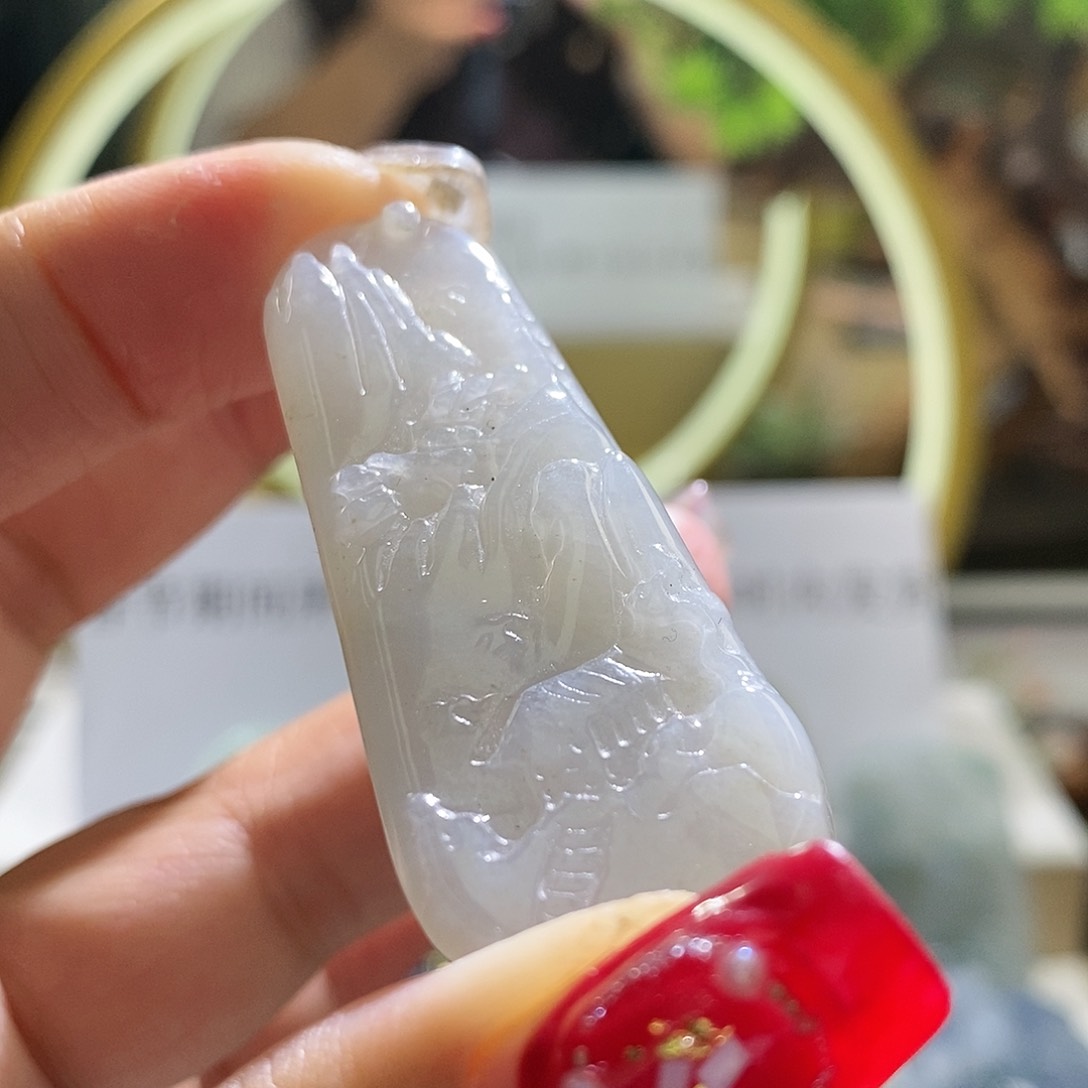 【闪购商品】翡翠颈饰未镶嵌山水