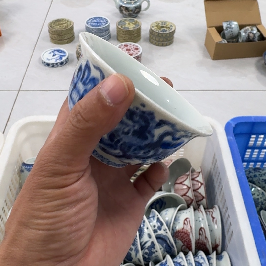 陶摆件青花狮子主人杯