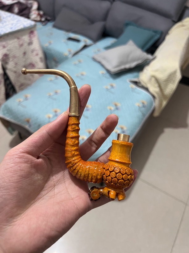 贵州实心竹子雕刻烟杆一弯烟杆好看漂亮大气竹子雕刻烟杆