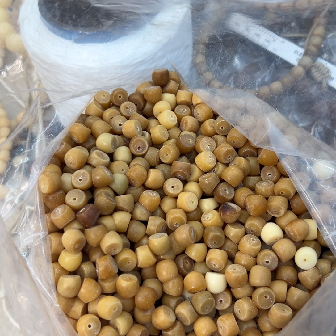 菩提根/象牙果吊坠瑕疵树王毛胚散珠35颗深色