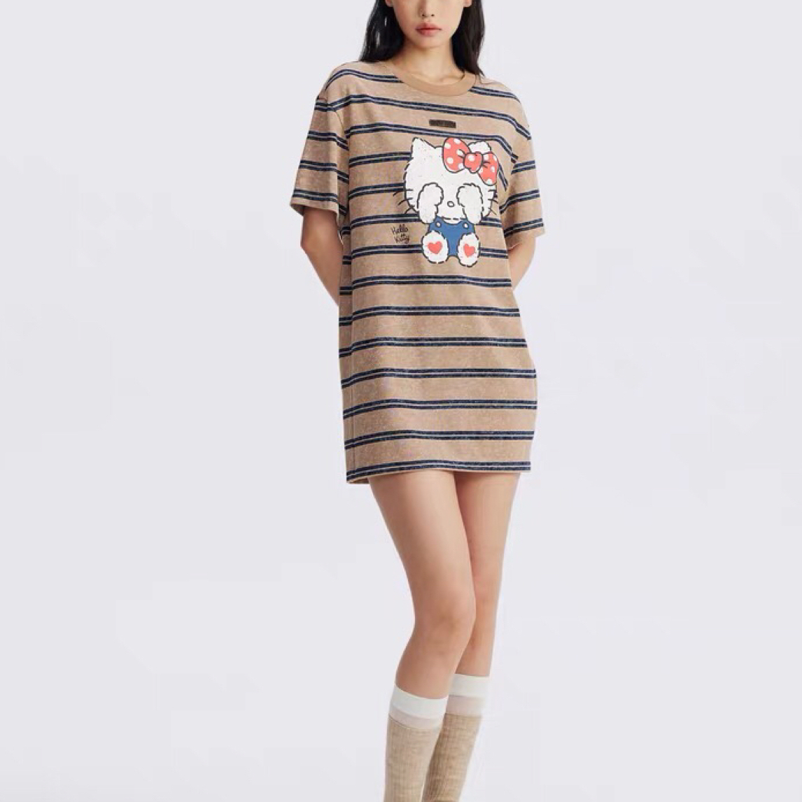 REV~新品HelloKitty童趣焦糖条纹连衣裙
