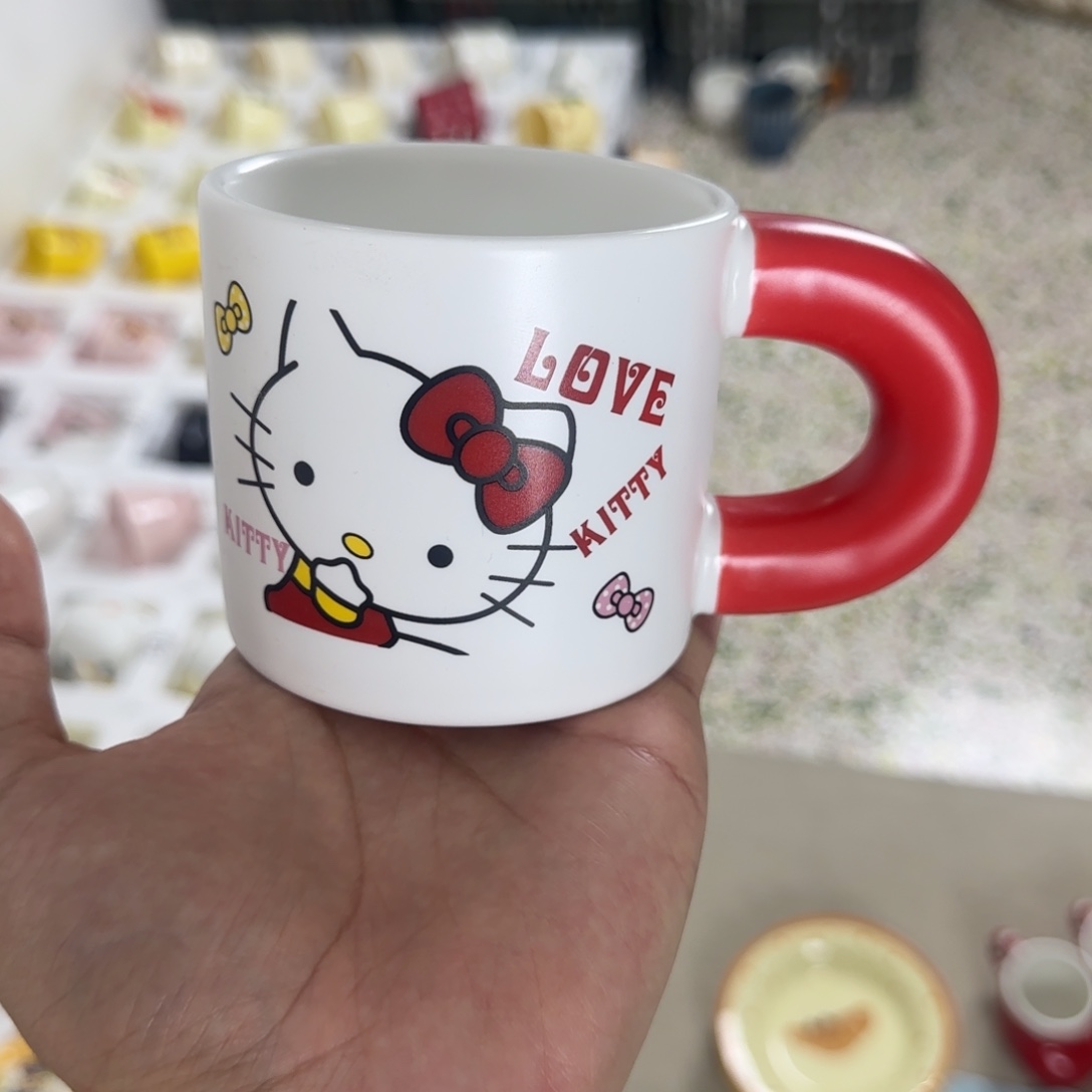 霸***。无盖款陶瓷一个杯