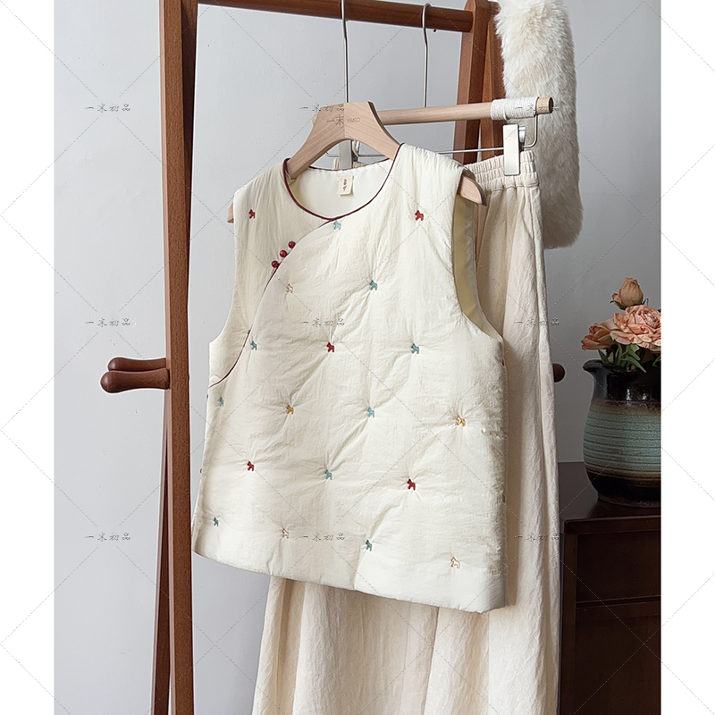 5598《小马驾到》原创高级感保暖无袖马夹秋冬气质简约刺绣棉马甲