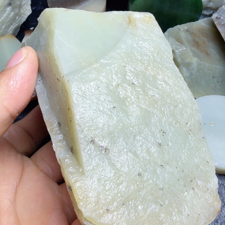 和田玉（糖玉）未镶嵌珠宝奇石