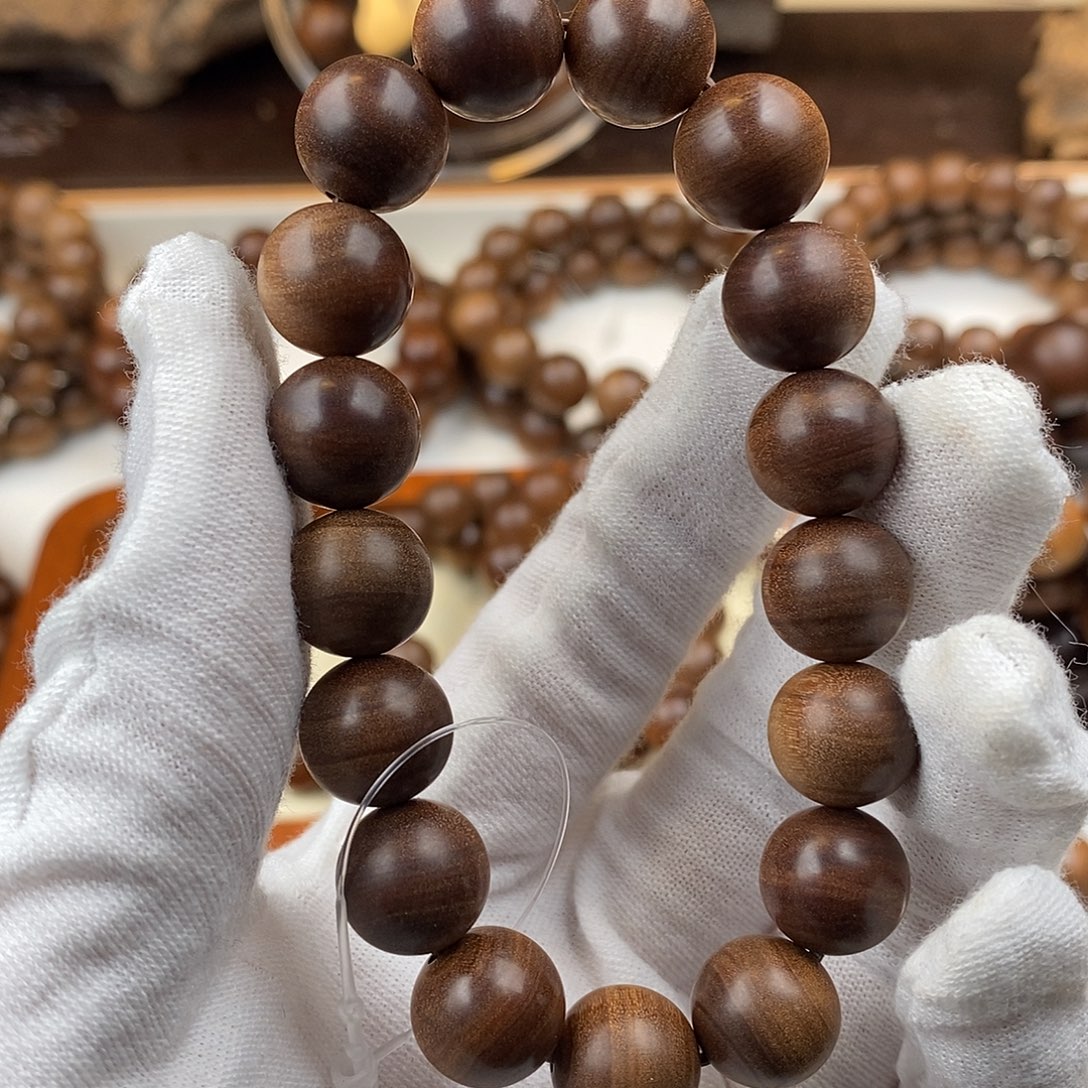 黄***分无事牌檀香木全沉水12MM印度迈索尔檀香