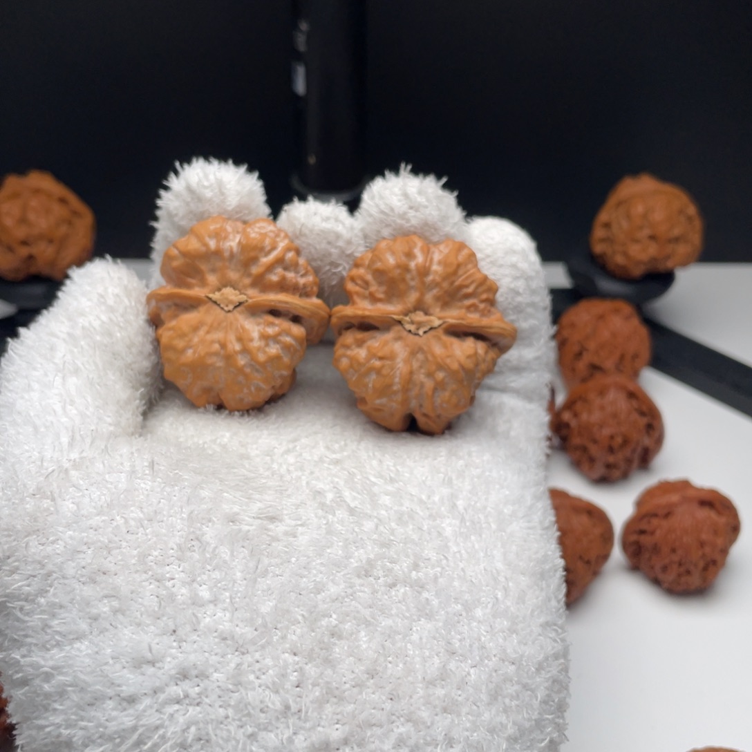 小***鱼文玩核桃吊坠天意神珠40