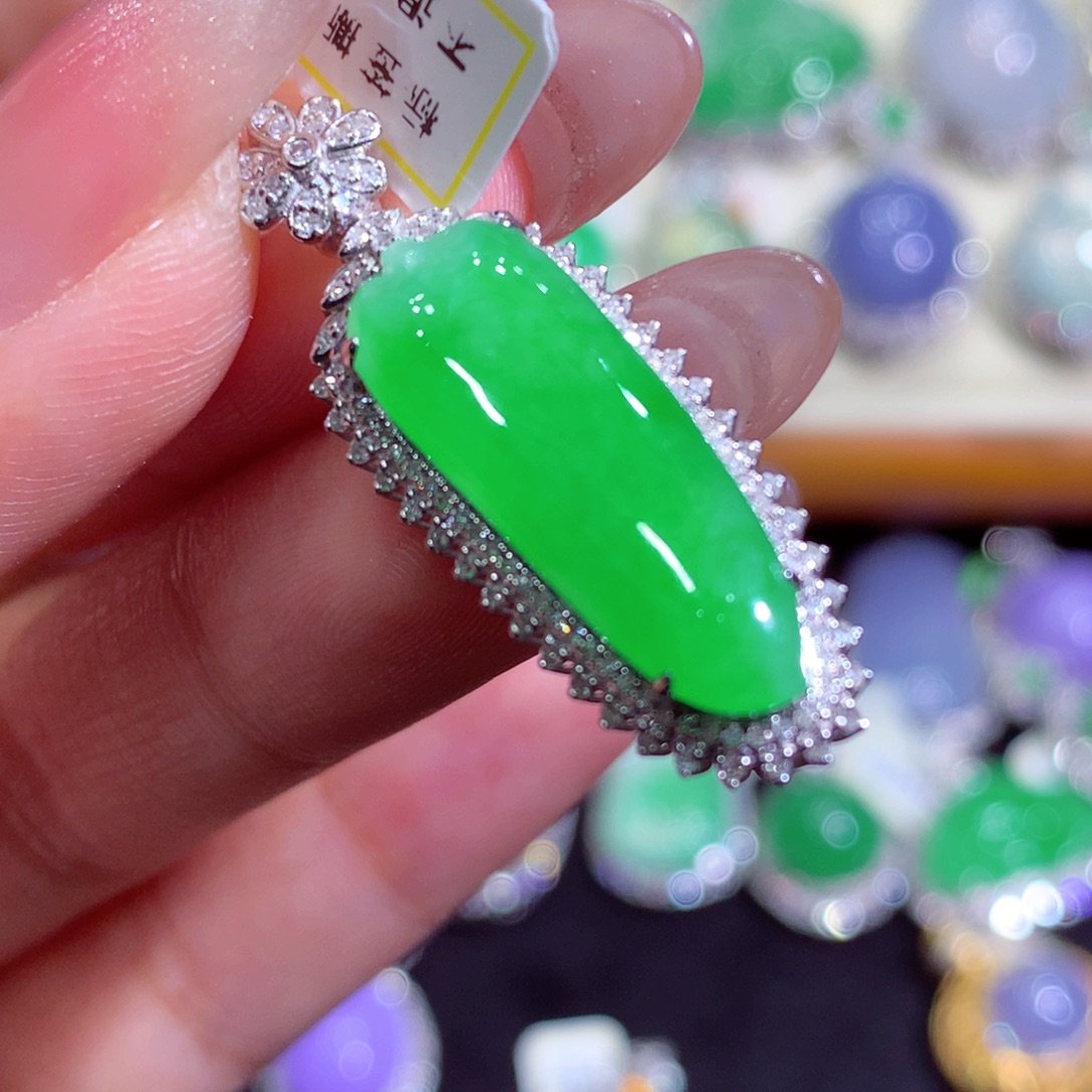 翡翠18K金镶嵌吊坠(不含链)