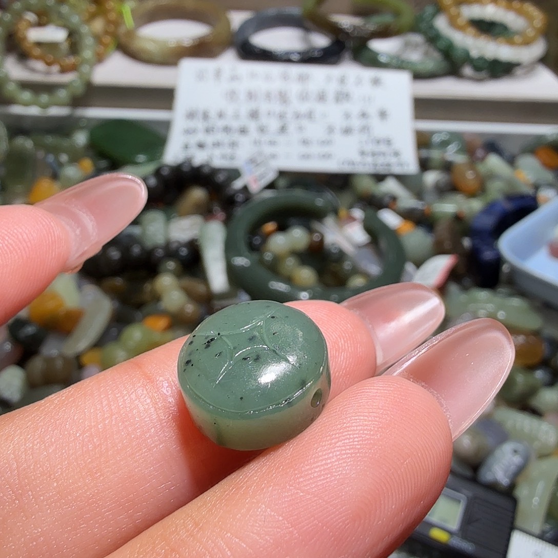 和田玉未镶嵌珠宝奇石