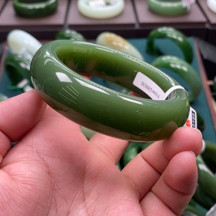 和田玉（碧玉）未镶嵌手镯