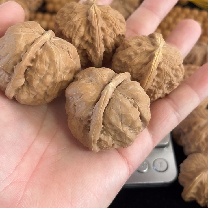 把件文玩核桃瑕疵蛤蟆头➕赠品瑕疵白狮子，开播福利二