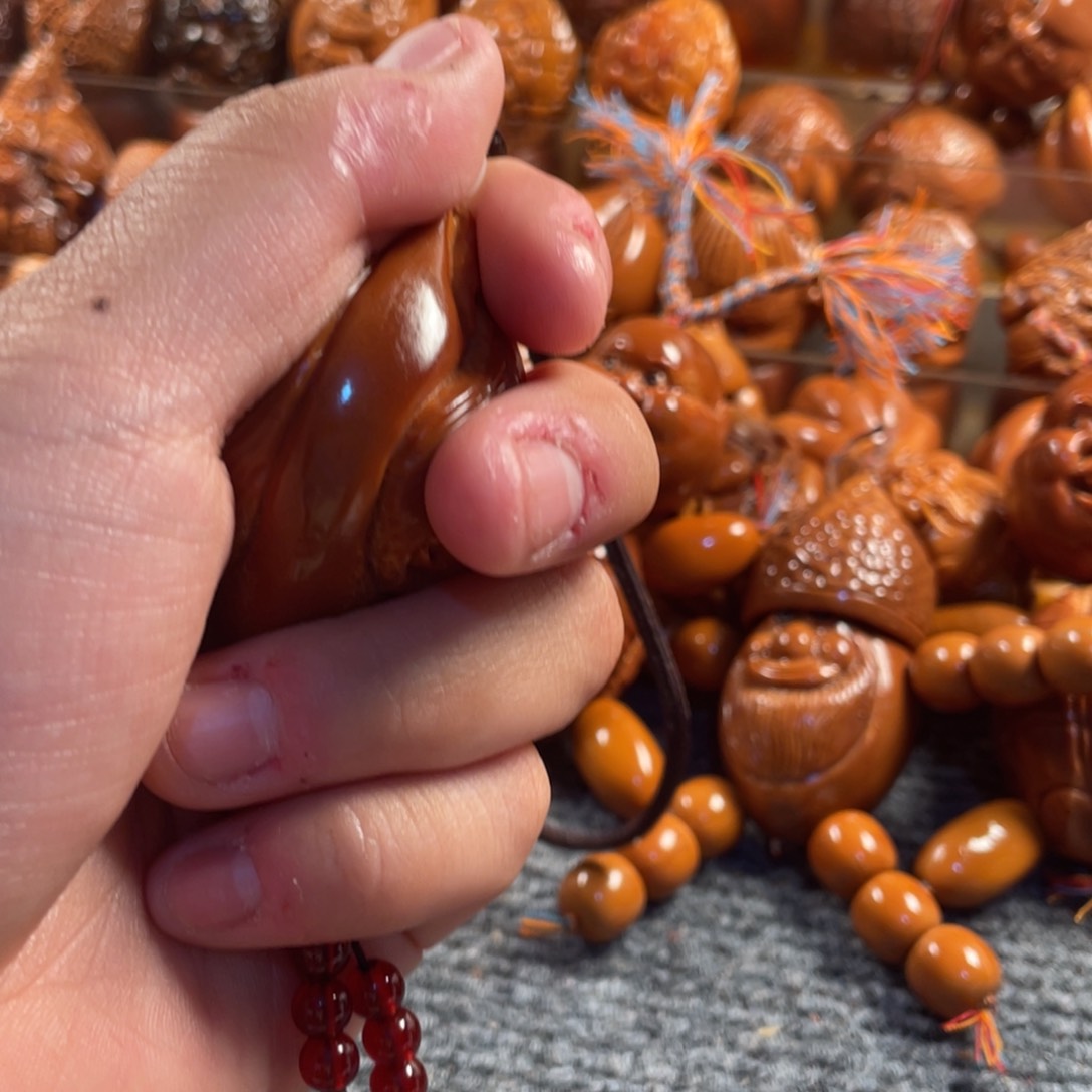 橄榄核吊坠独款三面