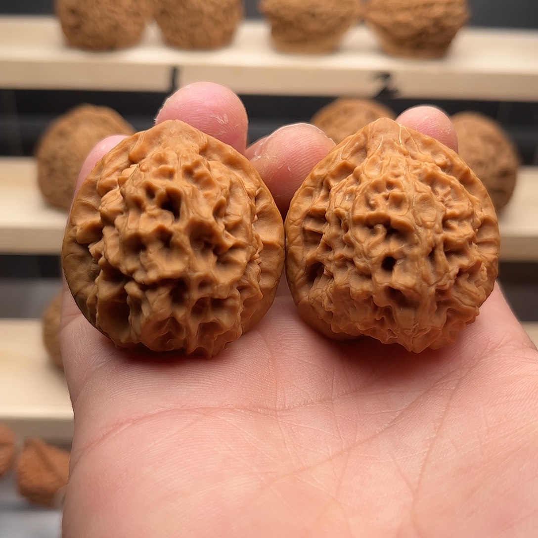 桃核吊坠37鱼鳞纹，