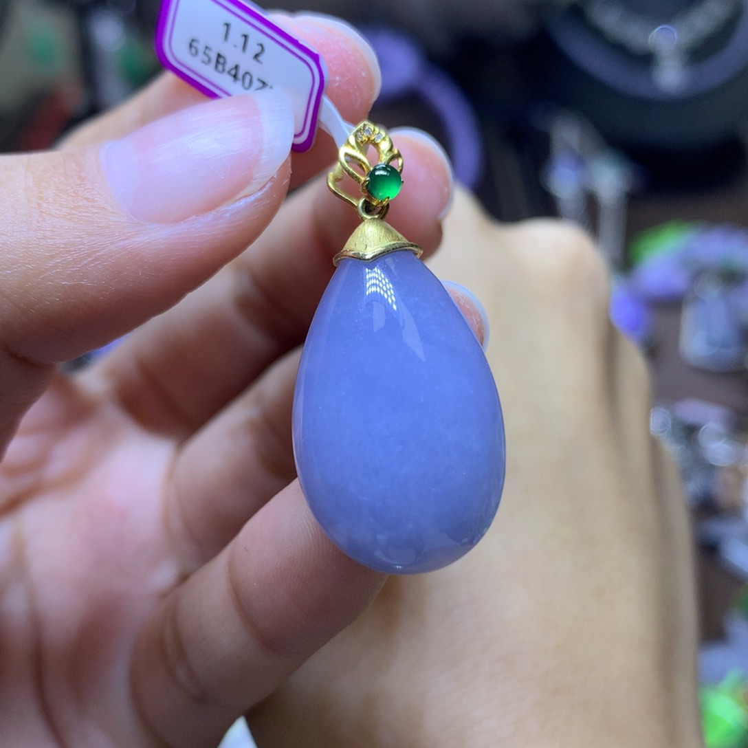 翡翠颈饰18K金镶嵌翡翠