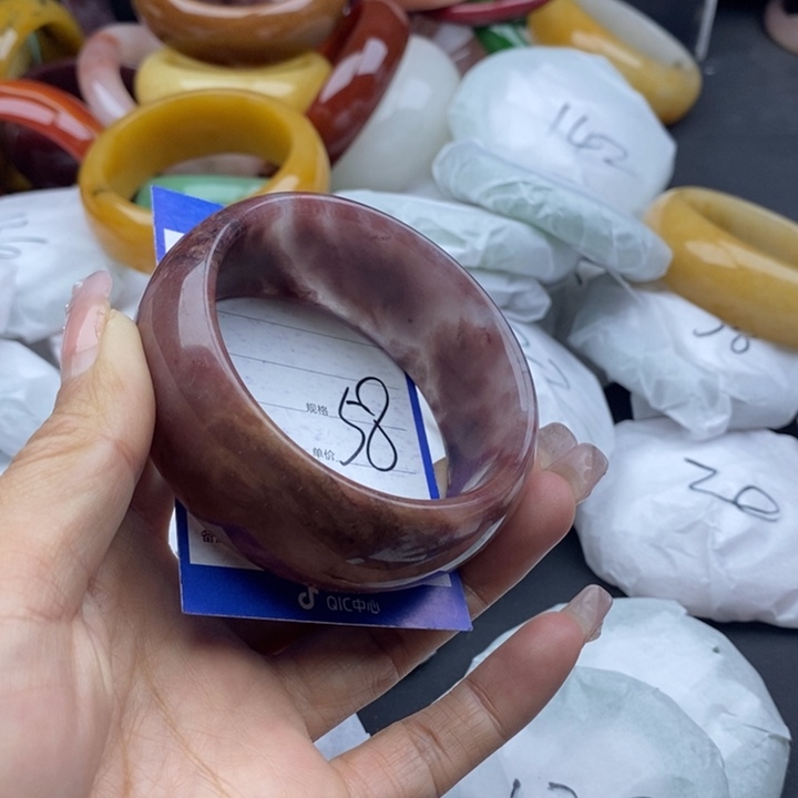 石英质玉手镯未镶嵌