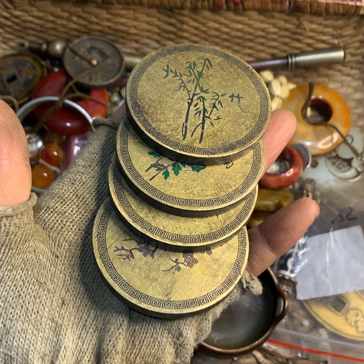 祥***下瓷片他乡是一个人去做一个好消息